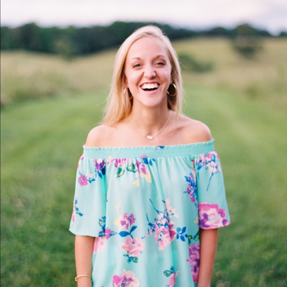 Meet your Posher, Caroline
